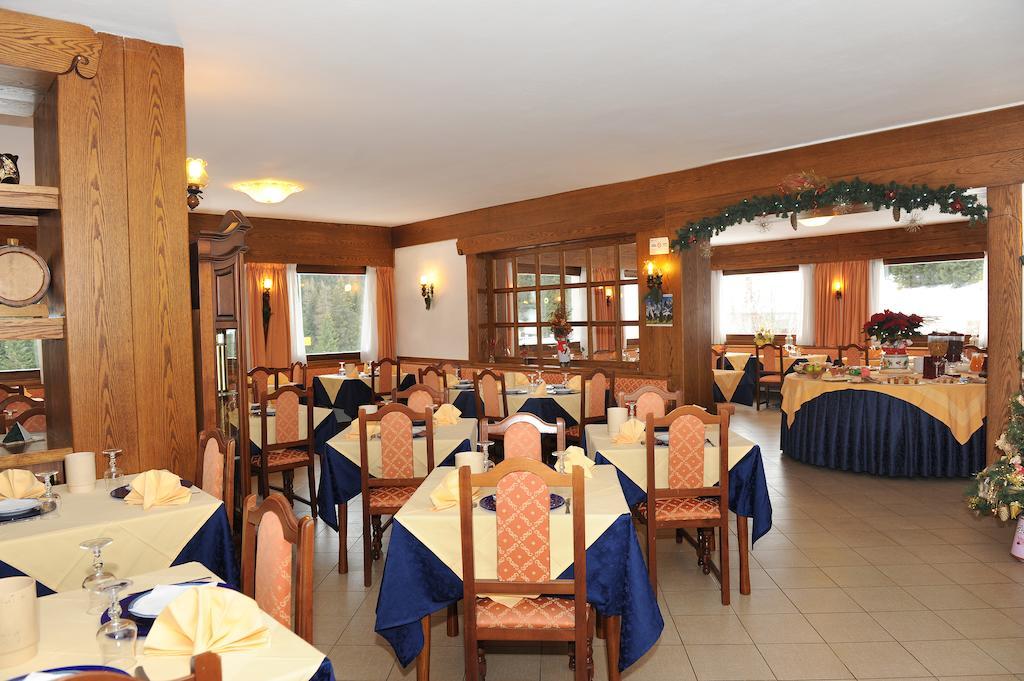 Hotel Bucaneve Moena Exterior photo